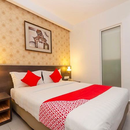 Oyo 1164 Hotel 906 Kota Laksamana Malacca Extérieur photo