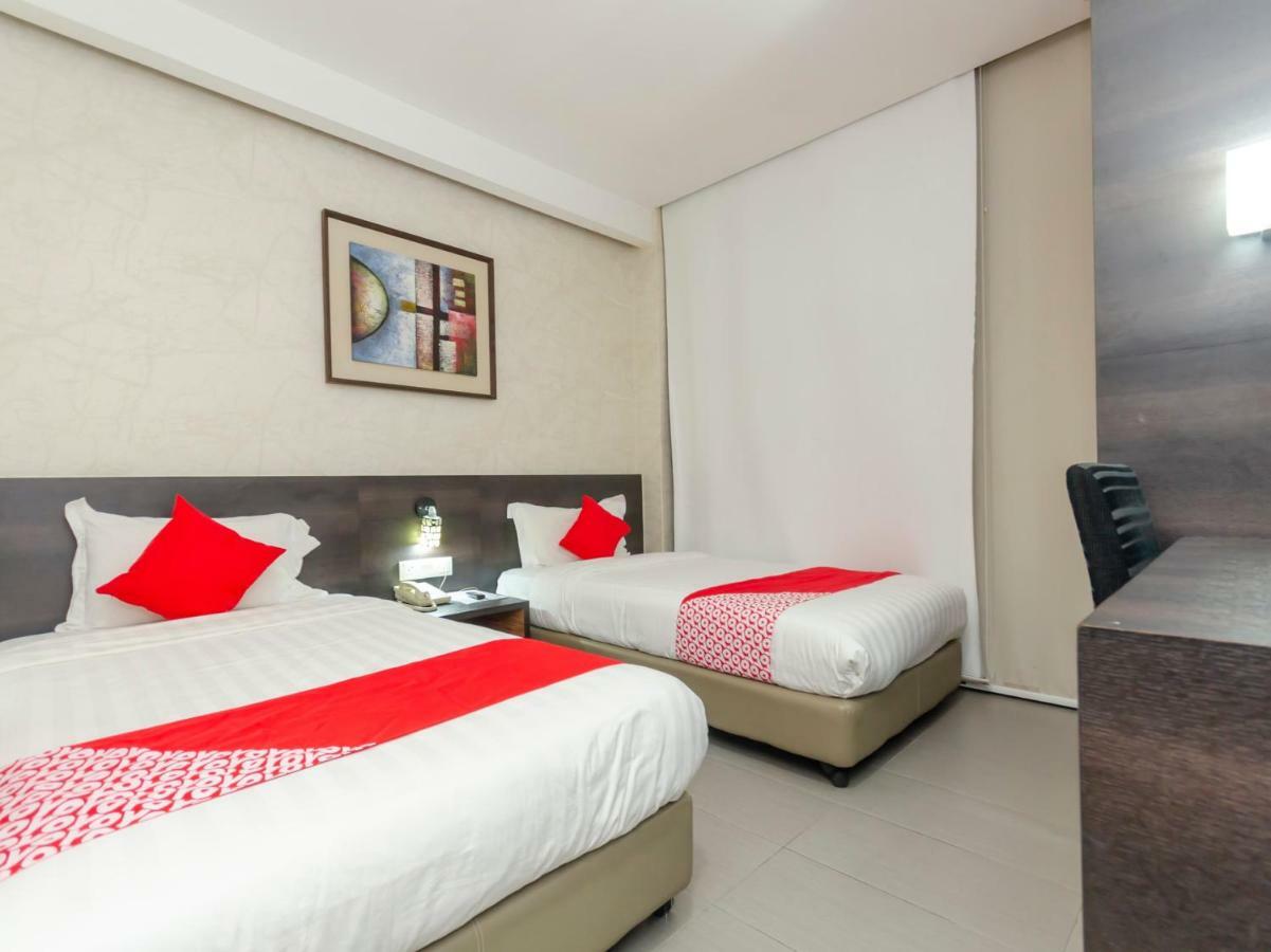 Oyo 1164 Hotel 906 Kota Laksamana Malacca Extérieur photo